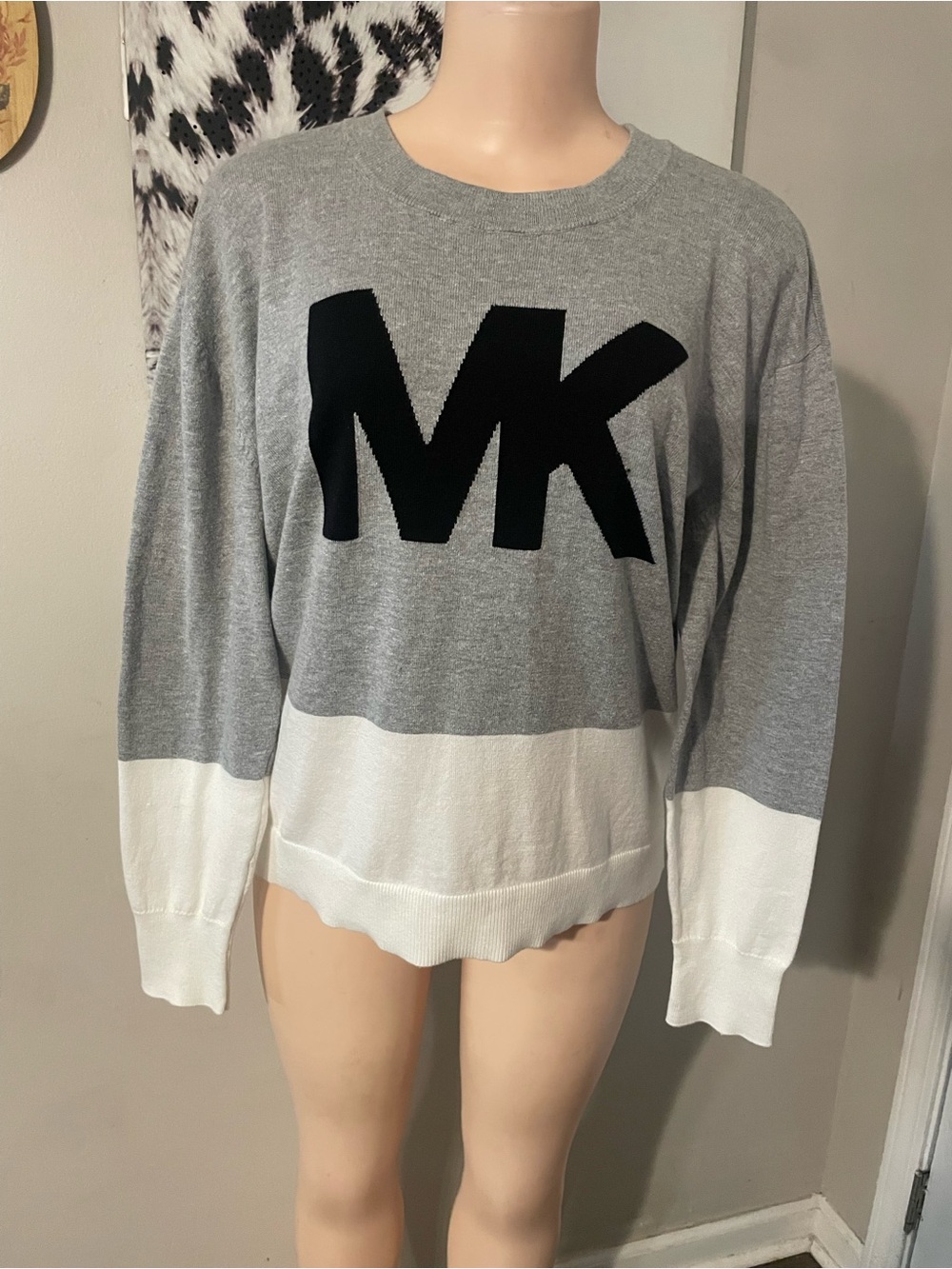 New Michael Kors Gray & White MK Logo Sweater pullover soft comfy Large